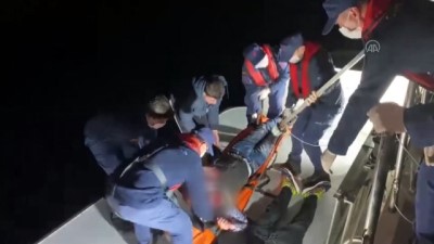 carpma ani - MERSİN - Kayalıklara çarpan teknedeki 13 düzensiz göçmen yaralı kurtarıldı Videosu
