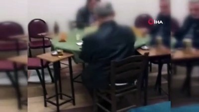 akalan -  Balıkesir'de yüksek riske rağmen kafede okey oynarken yakalandılar Videosu