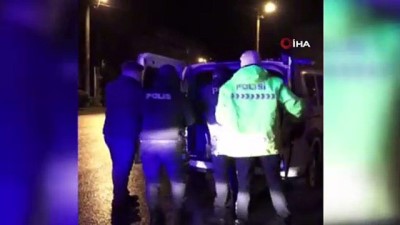 direksiyon -  Alkollü sürücü minibüsle camiye girdi Videosu