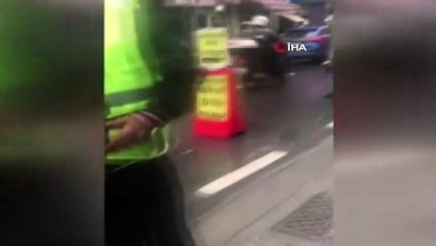 yaya trafigi -  Beyoğlu’nda ‘değnekçi’ operasyonu: 2 gözaltı Videosu