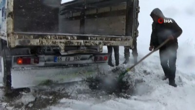mahsur kaldi -  Erciş’te kar ve tipide mahsur kalanlar kurtarıldı Videosu