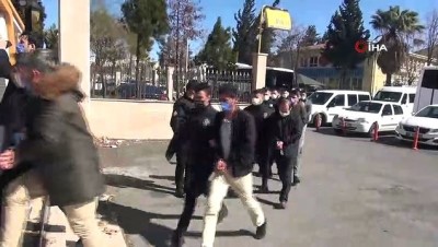 kamu gorevlileri -  FETÖ operasyonunda gözaltına alınan 35 şüpheli adliyede Videosu