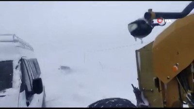 mahsur kaldi -   Mahsur kalan vatandaşların yardımına belediye ekipleri koştu Videosu