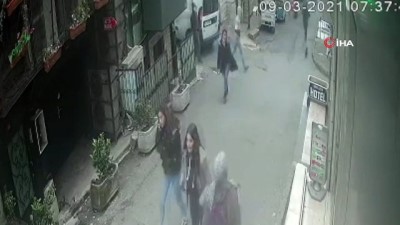  Taksim’de genç kadının yaşadığı kapkaç dehşeti kamerada