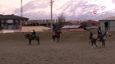  Erzincan’da atlı cirit heyecanı başladı