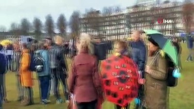 atli polis -  - Hollanda’da genel seçim öncesi hükümet karşıtı protesto Videosu