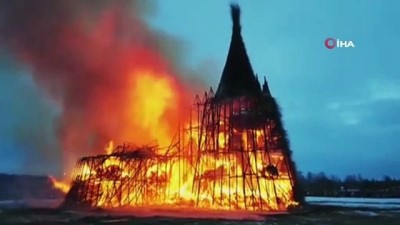 canli yayin -  - Maslenitsa Bayramı kutlamalarında dev kale Covid-19'a karşı yakıldı Videosu