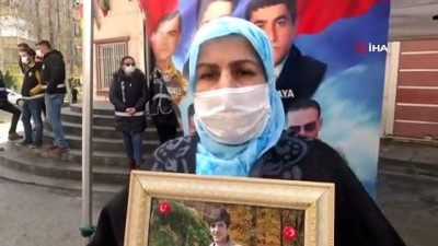  Ailelerin direnişi HDP’lileri yendi, partililer binayı terk etti