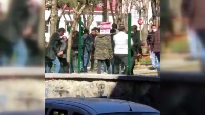 cep telefonu -  Beyoğlu’nda meydan kavgasında genci kafasından bıçaklayan saldırgan yakalandı Videosu