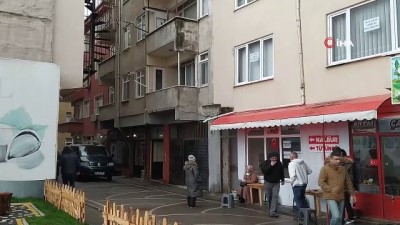 saglik ekibi -  Cinnet getiren koca önce karısı sonra kendini öldürdü Videosu