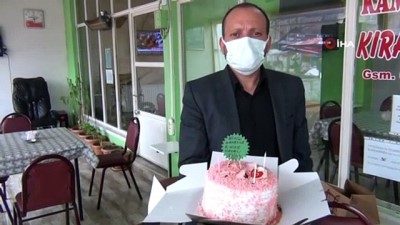 kiraathane -  Tavşanlılı esnaf, pasta keserek 'Korona virüssüz' günler diledi Videosu