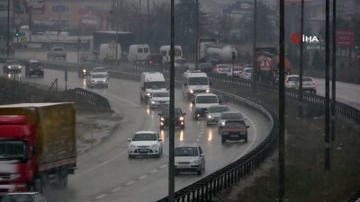 trafik yogunlugu -  43 ilin geçiş güzergahında trafik yoğunluğu: Kar yağışı sürücüleri olumsuz etkiledi Videosu