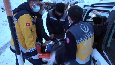  Sivas’ta kar kürüme aracı devrildi: 2 yaralı