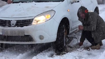 zincir takma -  Yoğun kar yağışı ulaşımı olumsuz etkiledi Videosu