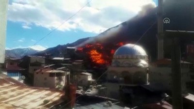 yangina mudahale - ARTVİN - Dereiçi Köyü'nde yangın (5) Videosu