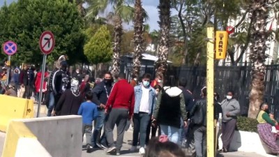 polis mudahale -  Dev uyuşturucu operasyonu sonrası adliye önünde pandemi ihlaline polis müdahalesi Videosu