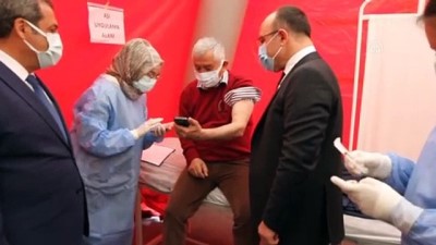 bild - ELAZIĞ - Kovid-19 ile mücadelede 65 yaş üstü için aşı çadırı kuruldu Videosu