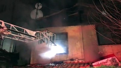 bild - KARABÜK - Çıkan yangında iki katlı ev kullanılamaz hale geldi Videosu