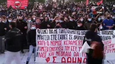 polis siddeti -  - Yunanistan’da hükümet karşıtı protesto Videosu