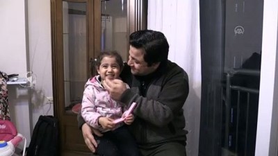 ADANA - Gazze'den dönerken Mısır'da gözaltına alınan Türkçe öğretmeni ailesine kavuştuğu için mutlu