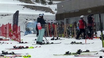 kayak merkezi - ERZURUM - Kayak sezonunun uzadığı Palandöken'de yeni rezervasyonlar sevindirdi Videosu