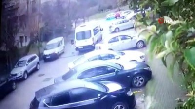minibus soforu -  İstanbul’da sitede dehşet anları: Yaşlı kadın 10 metre sürüklendi Videosu