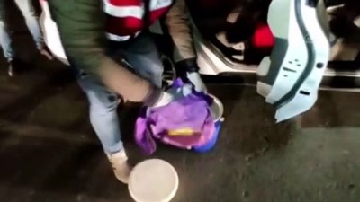 uyusturucu - İSTANBUL - Eyüpsultan'da otomobilinde uyuşturucu bulunan kişi tutuklandı Videosu