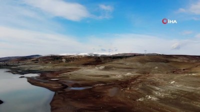 kus cenneti -  Kuraklık tehlikesindeki gölet, kuş cennetine dönüştü Videosu