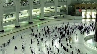  - Suudi Arabistan’da umre ziyaretleri alınan önlemler altında sürüyor
- Sosyal mesafeli tavaf yapılıyor