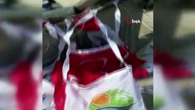 cop konteyneri -  Çöpte bulunan Türk Bayrakları tepki çekti Videosu