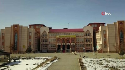  - Erciş’teki öğrenciler 110 ton dezenfektan üreterek 2 milyon ciro yaptı