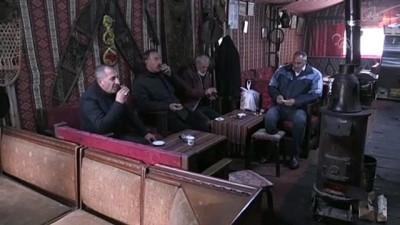 cay ocagi - ERZURUM - 'Dadaşlar' kontrollü normalleşmeyle kıraathanede kıtlama çay keyfine kavuştu Videosu