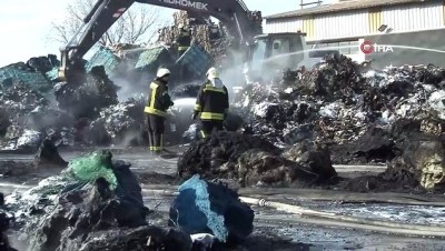  Manisa'da geri dönüşüm tesisindeki yangın söndürüldü