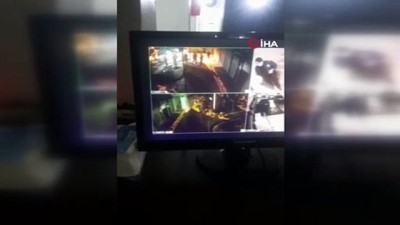 kahvehane -  Adana’da kahvehaneye baskın: Güvenlik kamerasından polisleri gören şüpheliler binanın terasına saklandı Videosu