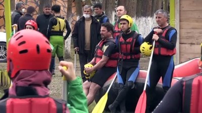 pazar gunu - DÜZCE - Macera tutkunları Melen Çayı'nda rafting yaparak adrenalin depoladı Videosu
