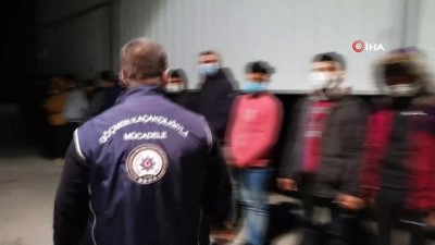 parmak izi -  Osmaniye’de 11’i Mısır 11’i Suriye uyruklu 22 düzensiz göçmen yakalandı Videosu