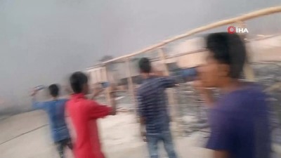  Bangladeş’teki yangında 9 bin 600 ev kül oldu