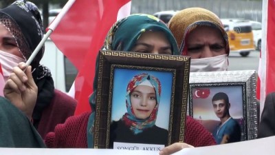 oturma eylemi - DİYARBAKIR - Batman'dan gelen anne 2 oğlu için evlat nöbetine katıldı Videosu