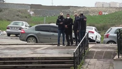  Hatay'da teröristlere evini açan CHP Kırıkhan ilçesi örgütüne kayıtlı olduğu ortaya çıkan Mehmet K. adlı zanlı adliyeye sevk edildi