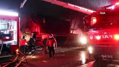 mobilya -  4 iş yerinin küle döndüğü yangın 3 saat sonra kontrol altına alındı Videosu
