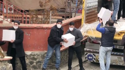 yetim cocuklar - BİNGÖL - Elmalı köyü sakinleri İdlib'deki yetimler için yardım malzemesi topladı Videosu