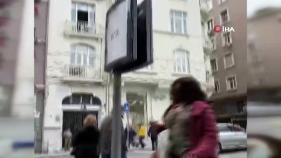 yok artik -  Güvenlik önlemi olmadan ölümüne cam temizliği Videosu