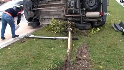 direksiyon -  Kontrolden çıkan araç orta refüje çıkarak yan yattı Videosu