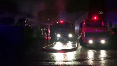 SAKARYA - Mobilyacılar çarşısında çıkan yangın kontrol altına alındı
