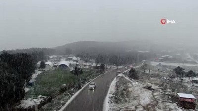  Aydos'ta kar yağışı etkili oluyor