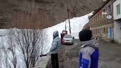  - Dağıstan’da yola çığ düştü: 9 köyle irtibat kesildi