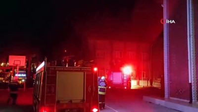 kazan dairesi -  Okuldan yükselen duman ekipleri harekete geçirdi Videosu
