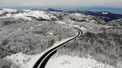 karla mucadele -  Zonguldak'ta yağan kar kartpostallık manzaralar oluşturdu Videosu