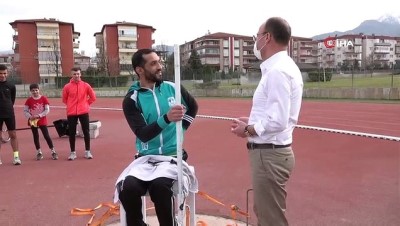 basketbol takimi - Pamukkaleli Fadi, 2021 Dünya Para Atletizm Grand Prix’ten altın madalyayla döndü Videosu
