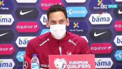 yildiz futbolcu - Hakan Çalhanoğlu: 'Ibrahimovic ile Burak Yılmaz'ı çift forvet oynatırdım' Videosu